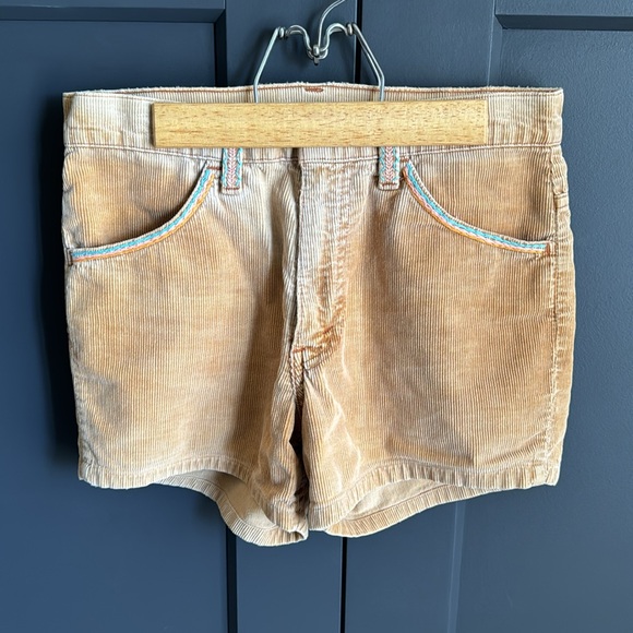 Levi’s Vintage Corduroy shorts - Picture 6 of 6
